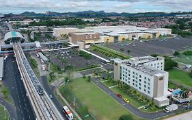 Courtyard Marriott Metromall 4*